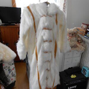 FAUX FUR THICK HOODED COAT-FHILLINUO BRAND-WHITE AND GOLD-NWT!